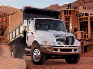 International DuraStar 4400 Dump Truck 2002 года
